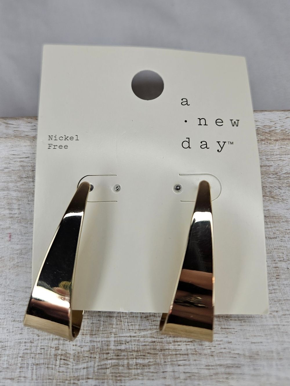 A New Day Gold Tone Oval Medium Hoop Earrings NWT